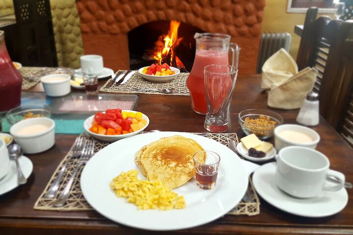 Breakfast/Coffee Service 8 of 24