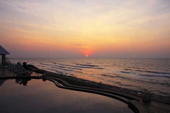 Beach 33 of 52