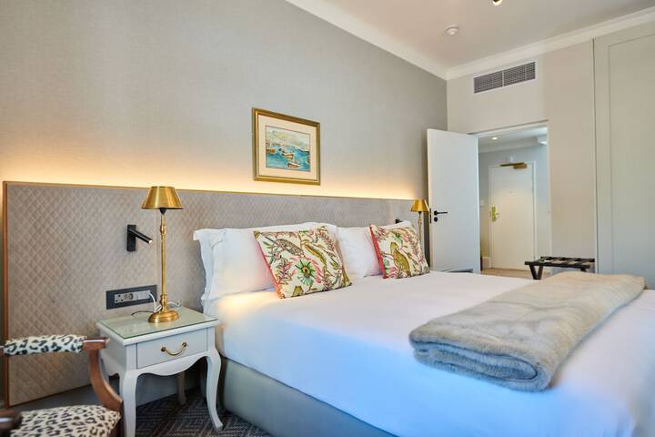 Room 15 of 73
