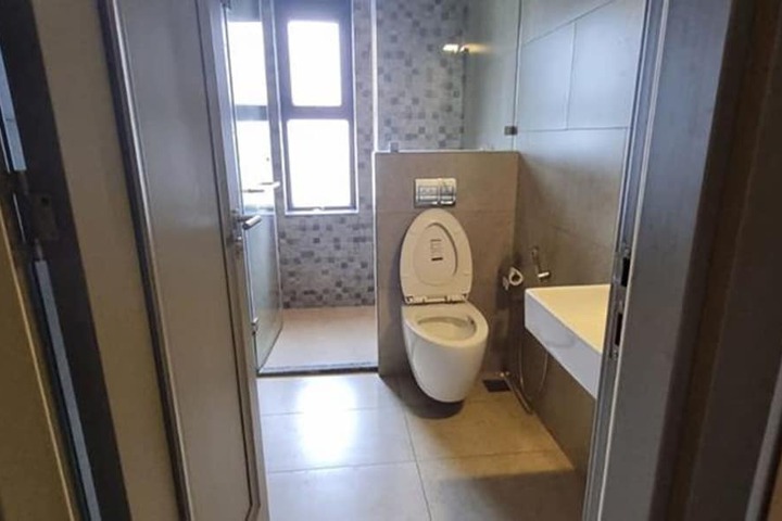 Room 10 of 10