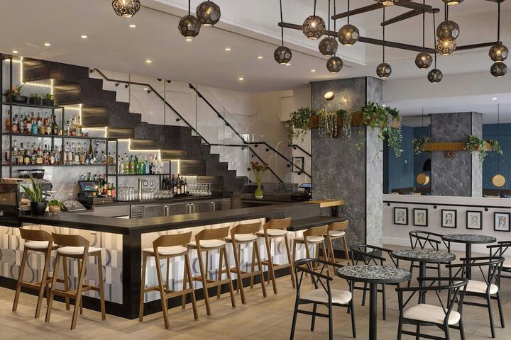 Lobby lounge