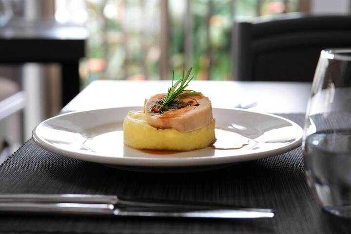 Dining 75 of 121
