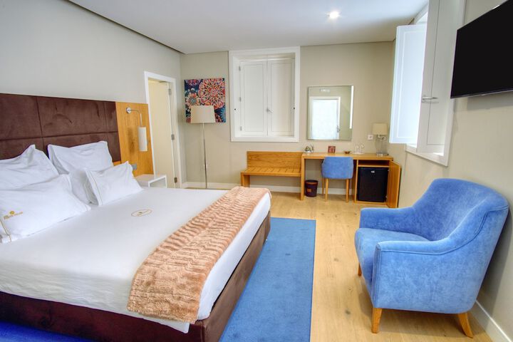 Room 6 of 33