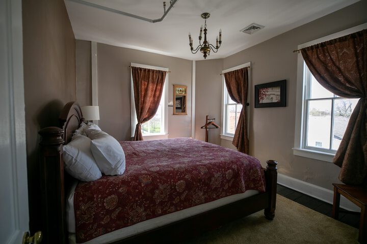 1 King Bed (1 of 40)
