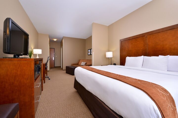 1 King Bed Suite (22 of 26)