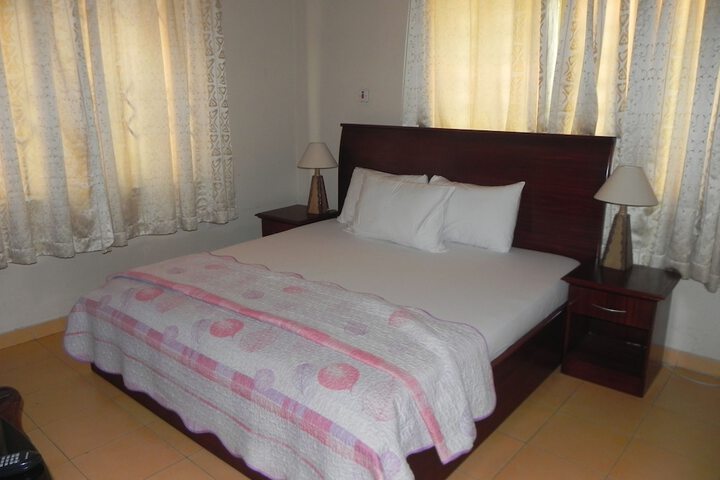 Room 7 of 25