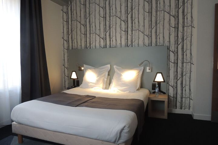 Room 3 of 28