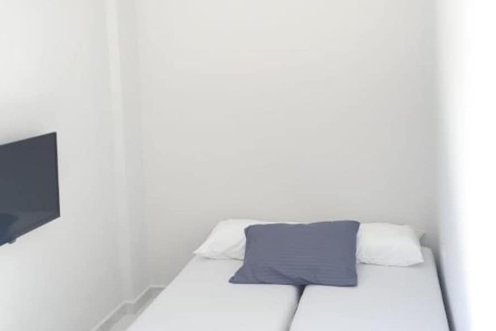 Room 11 of 49