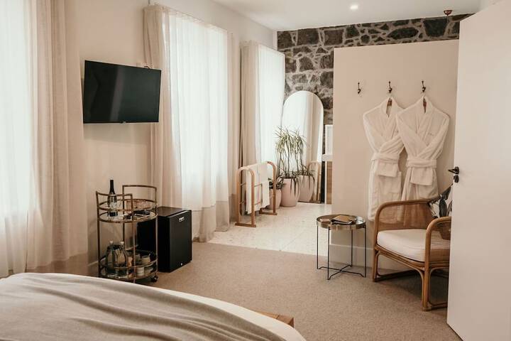 Room 6 of 46