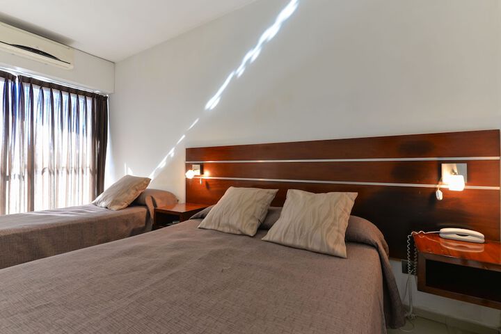 Room 10 of 40