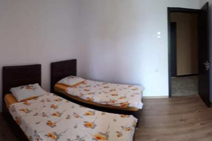 Room 5 of 20