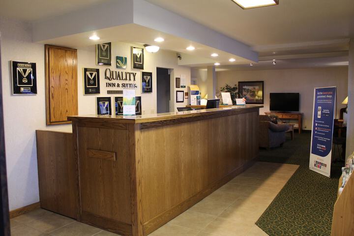Entrance & Lobby