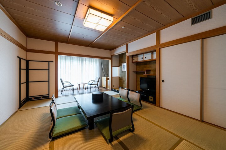 Room 7 of 43