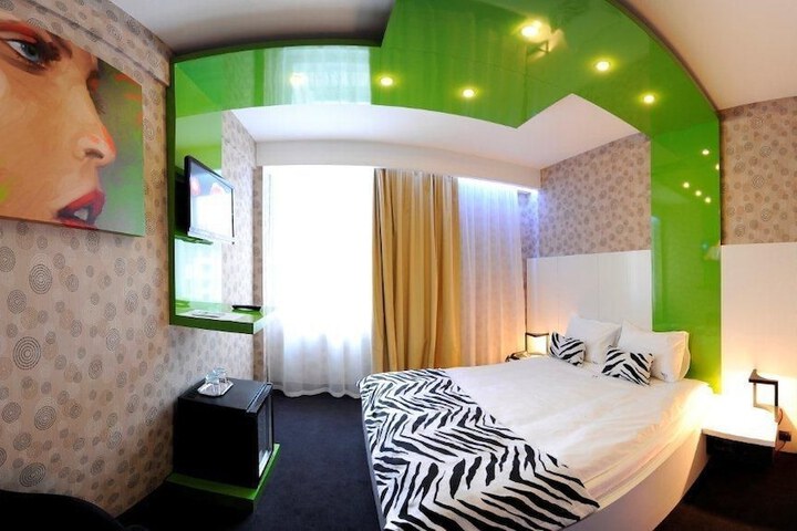 Room 7 of 49