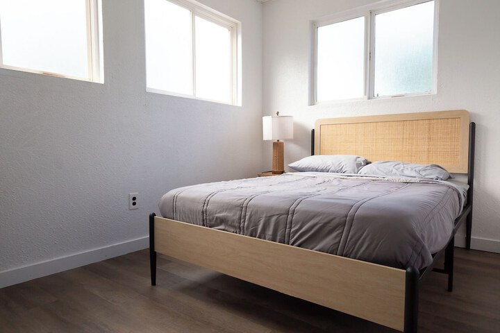 Room 6 of 30