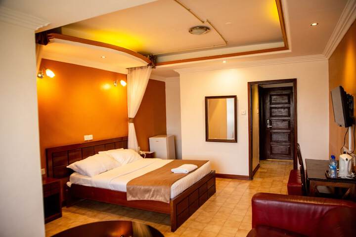 Room 2 of 7