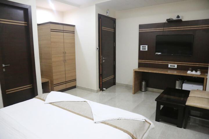 Room 19 of 60