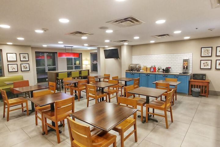 Breakfast area