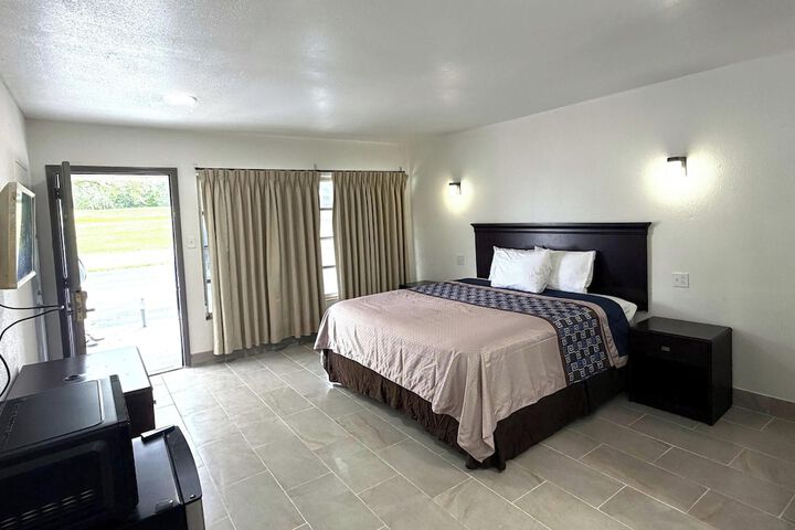 Room 8 of 20