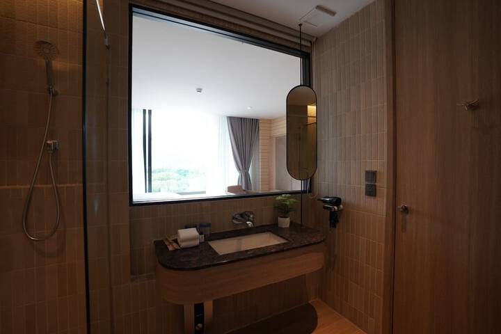 Room 65 of 134