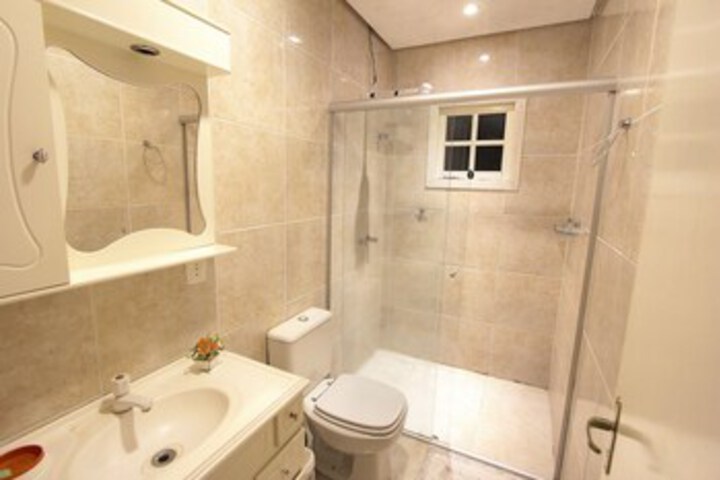 Room 4 of 19