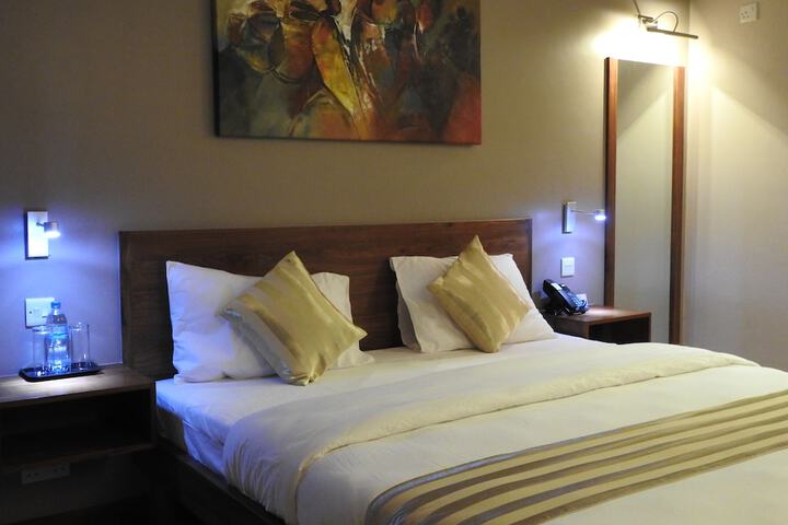 Room 16 of 30