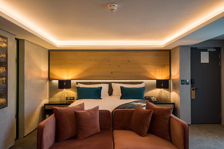 Room 13 of 49