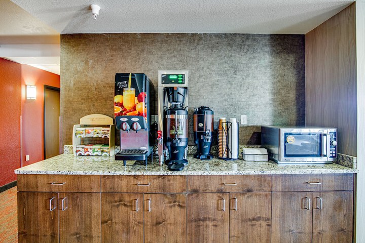 Breakfast/Coffee Service 19 of 39