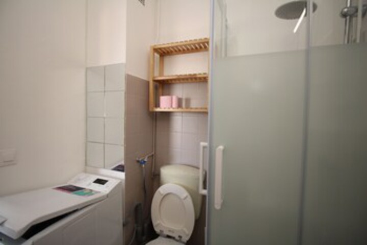 Room 3 of 21