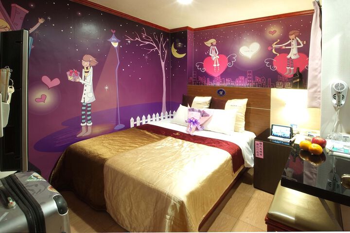 Room 16 of 27