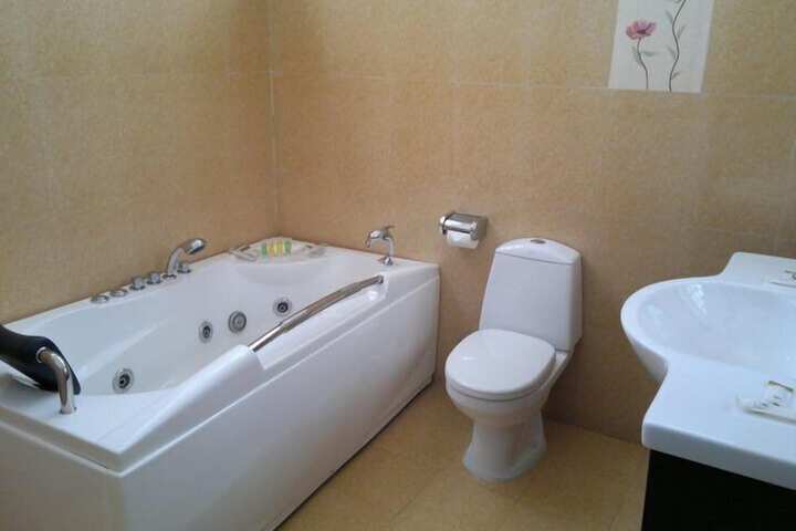 Room 11 of 20