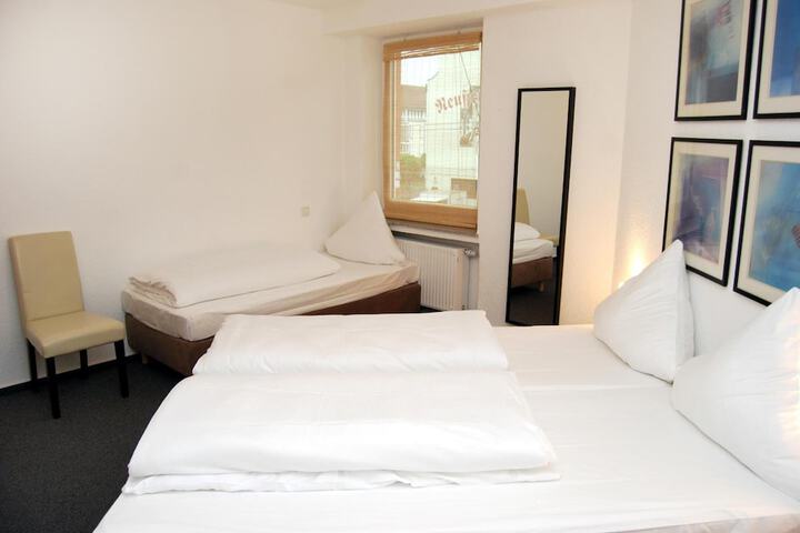 Room 16 of 41