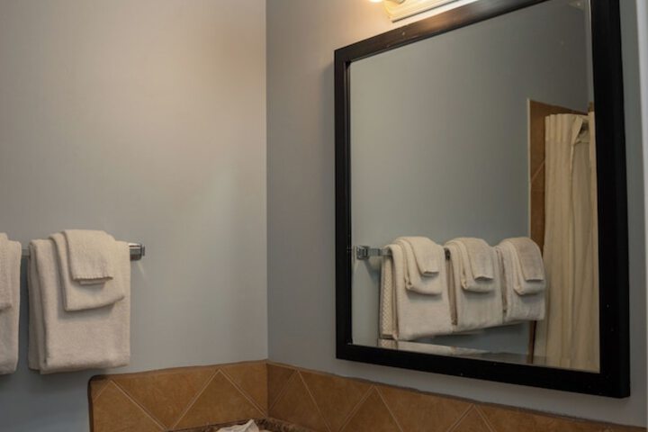Room 32 of 42
