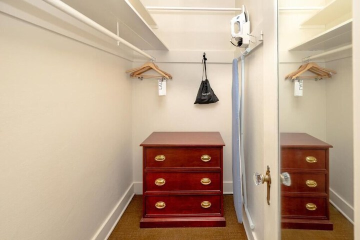 Room 13 of 64
