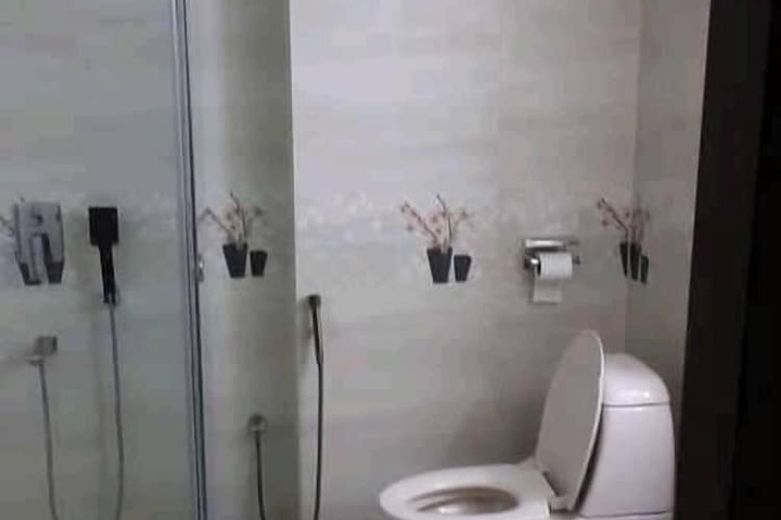 Room 4 of 5