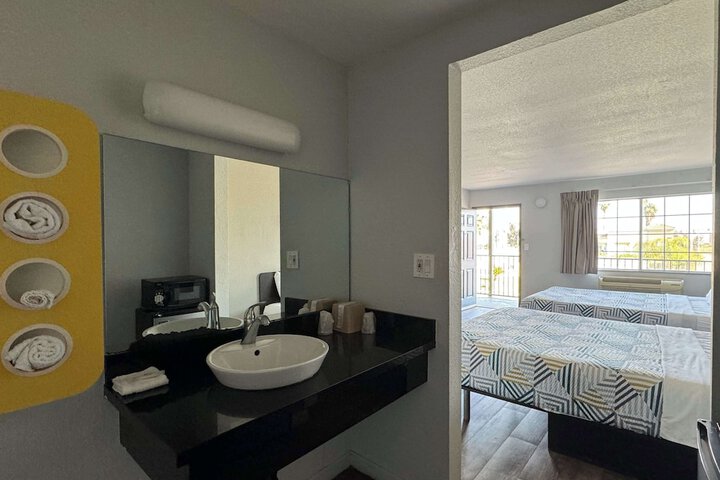Room 21 of 52