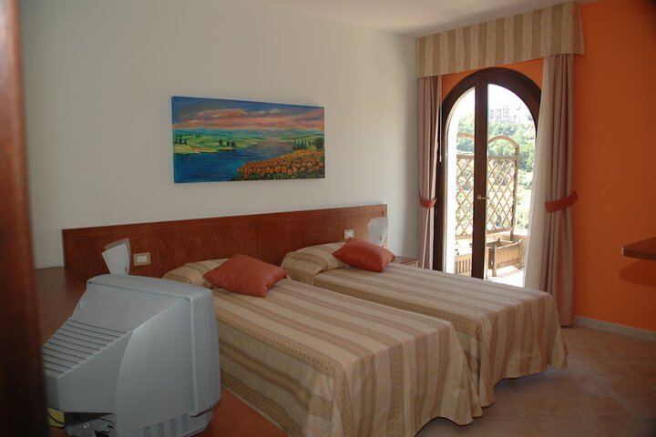 Room 8 of 39