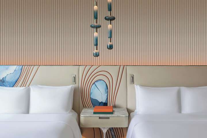 Room 28 of 134