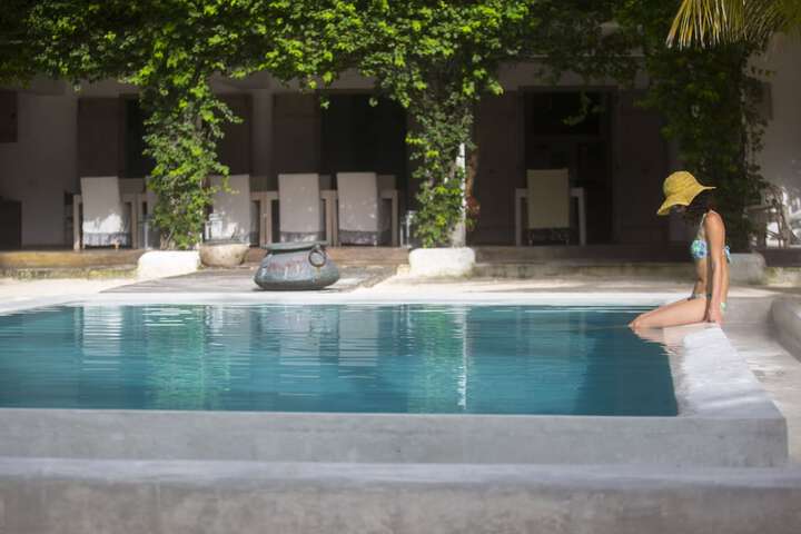 Pool 19 of 33