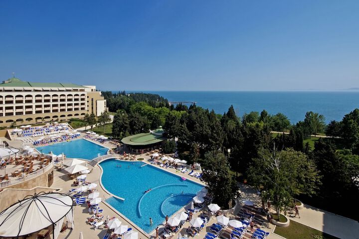 Pools & Facilities