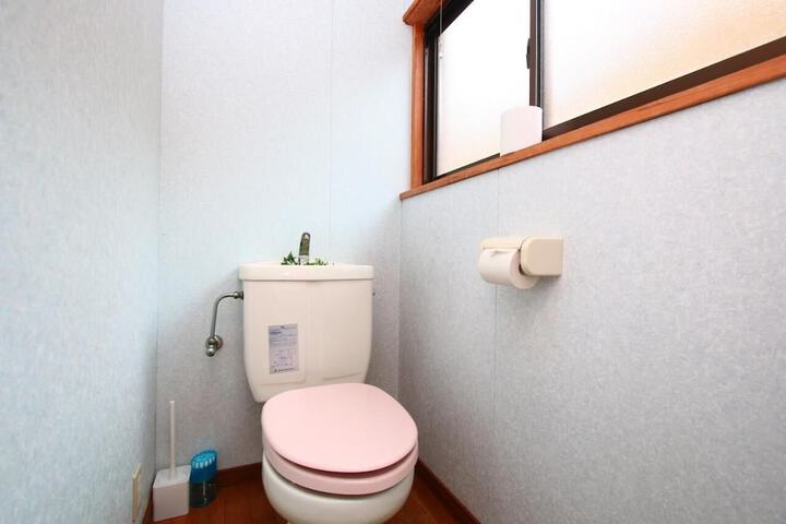 Room 13 of 18