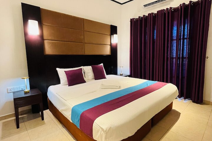 Room 2 of 23