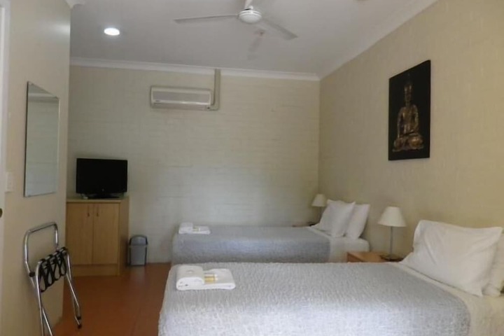 Room 2 of 54