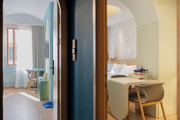 Room 34 of 91