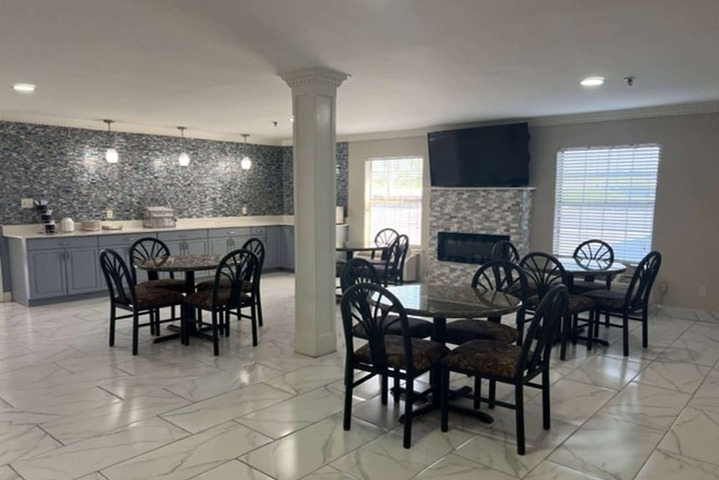 Breakfast area