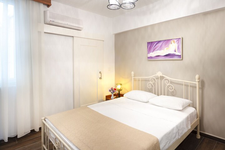 Room 16 of 51