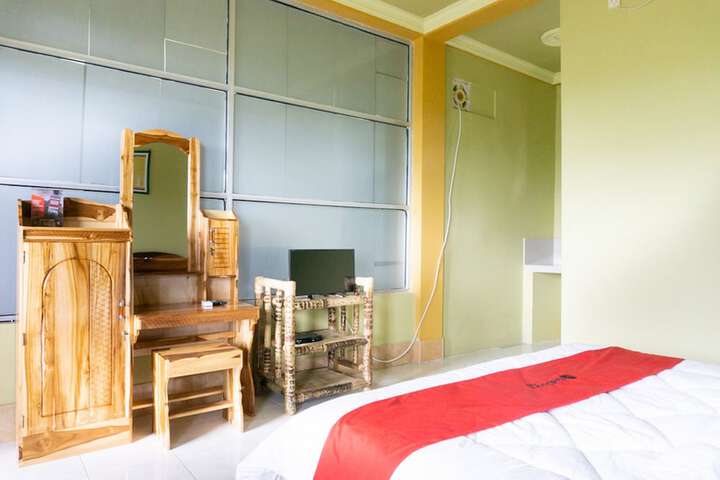 Room 28 of 34