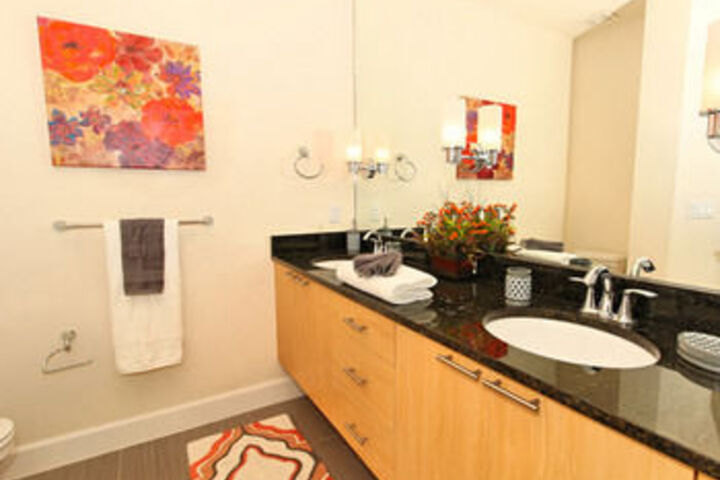 Room 55 of 380