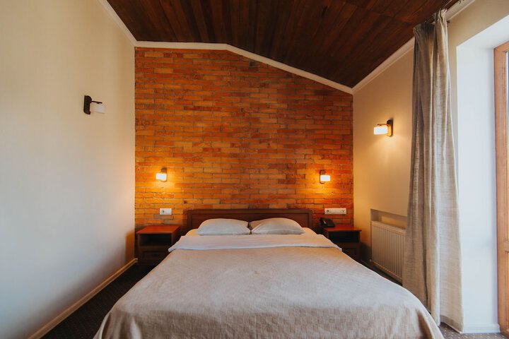 Room 7 of 39