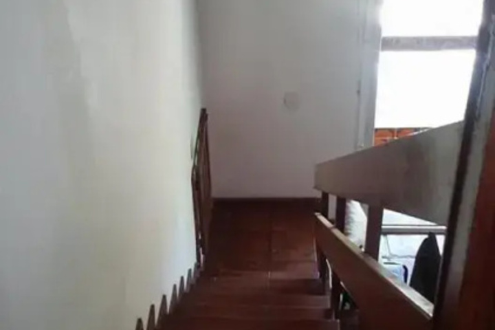 Room 10 of 19